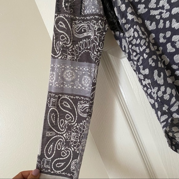 We the Free L/S V-neck Tee NWOT - Picture 5 of 10